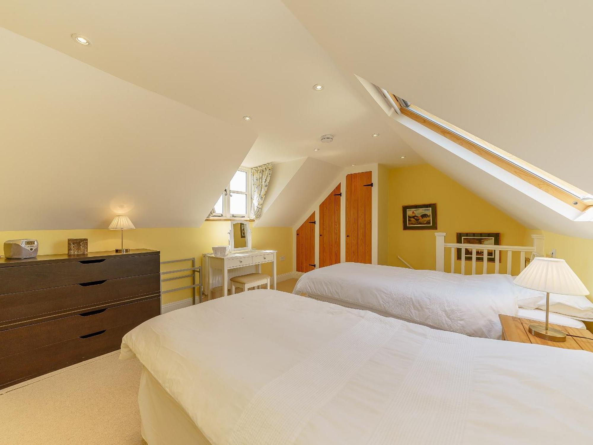 The Clock House Villa Bisley  ภายนอก รูปภาพ