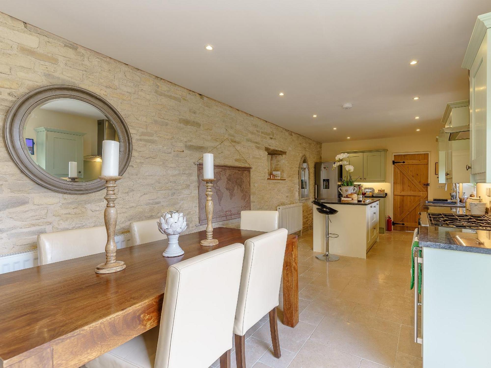 The Clock House Villa Bisley  ภายนอก รูปภาพ