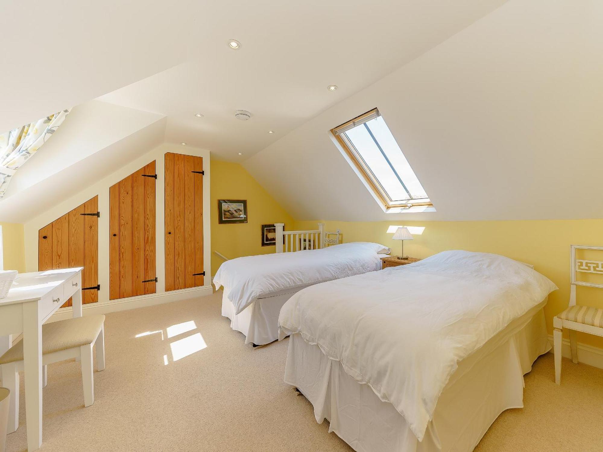 The Clock House Villa Bisley  ภายนอก รูปภาพ